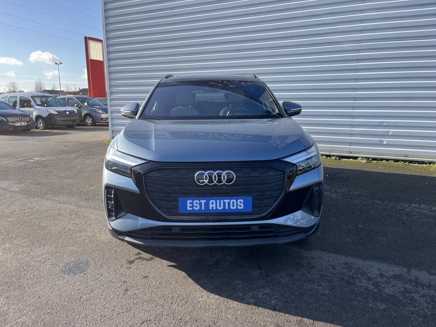 AUDI Q4 e-tron