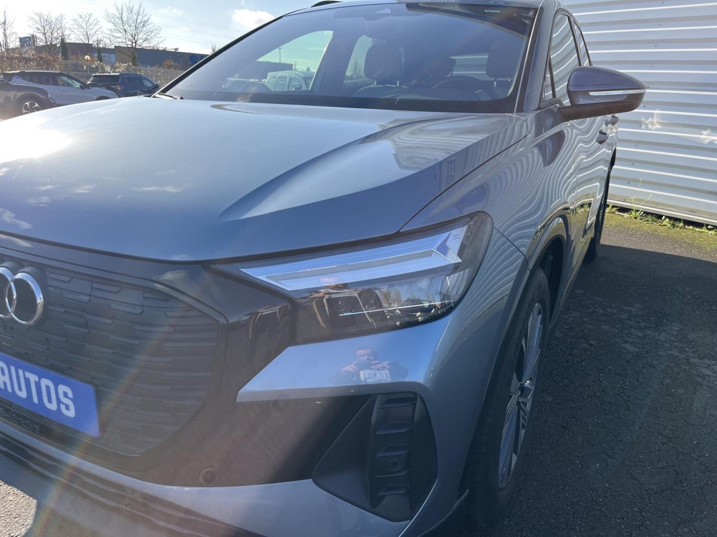 AUDI Q4 e-tron