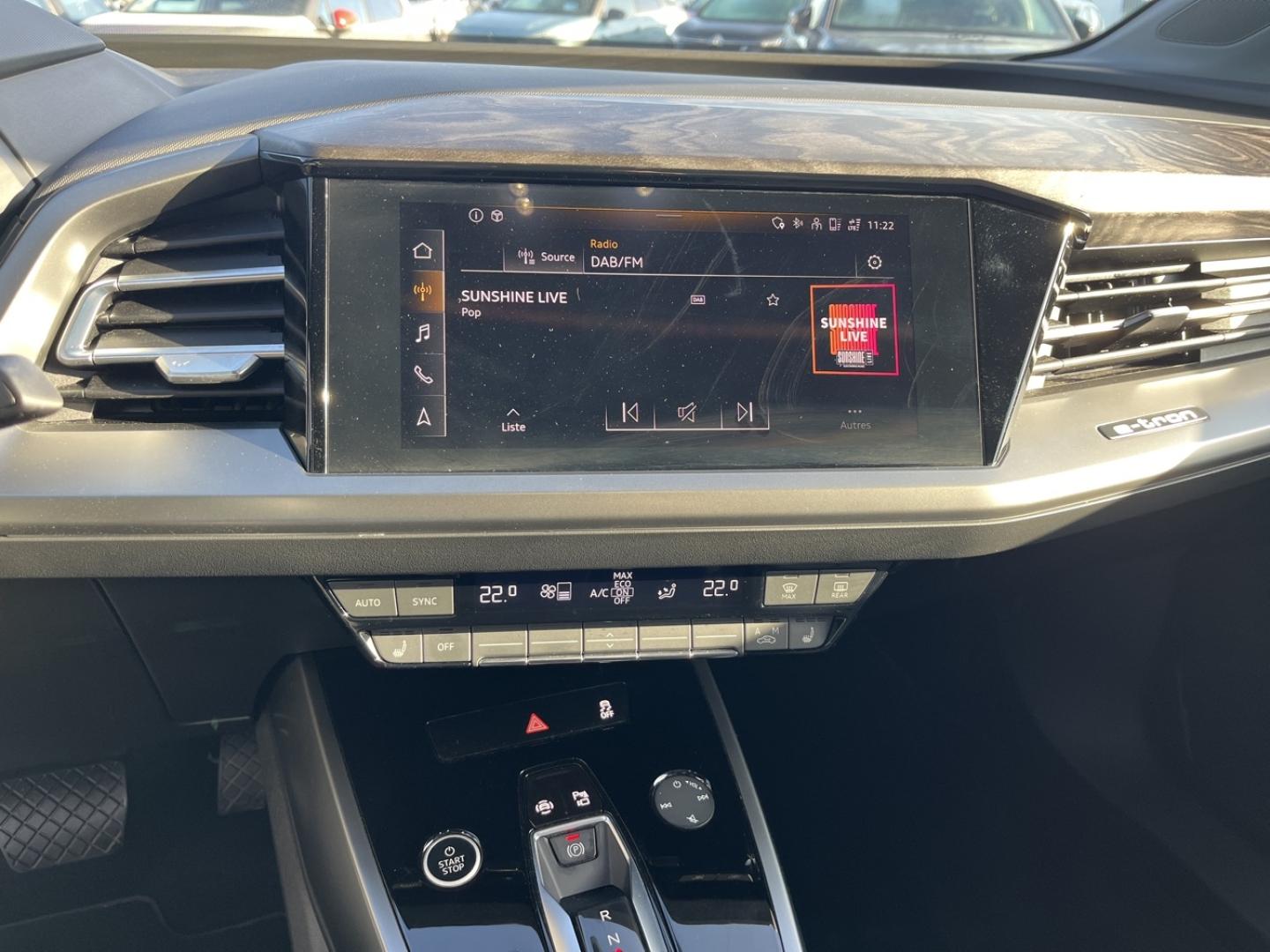 AUDI Q4 e-tron
