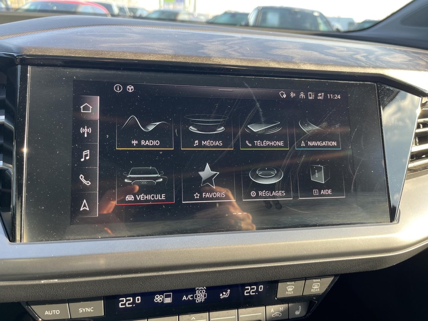 AUDI Q4 e-tron