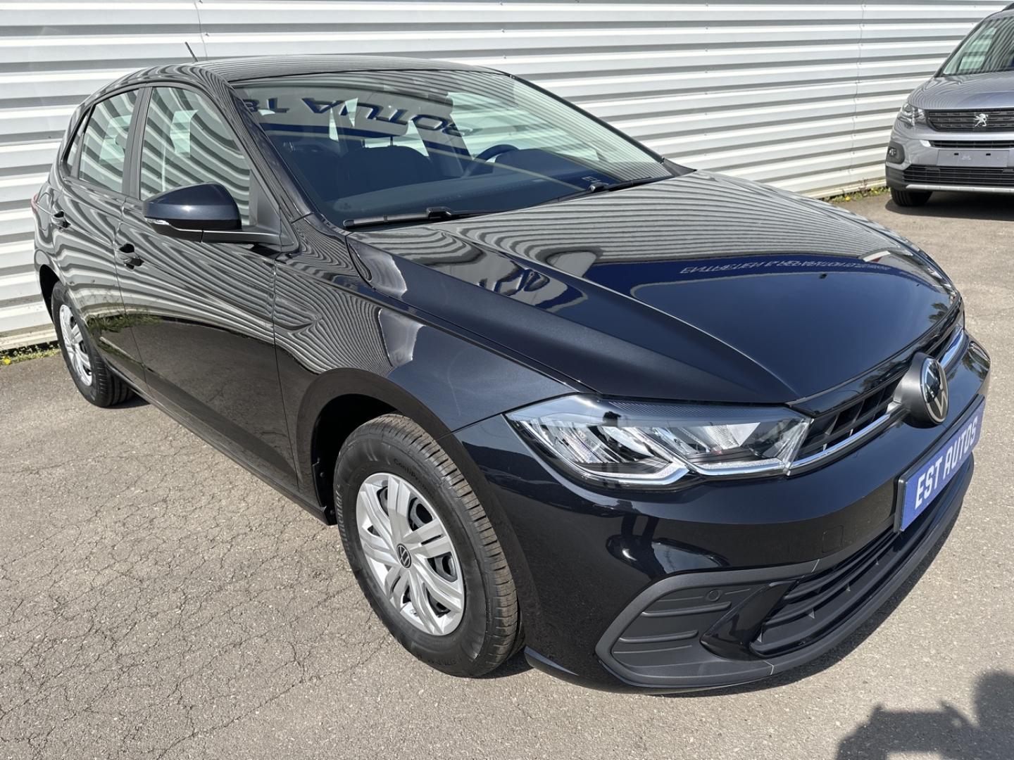 VOLKSWAGEN Polo