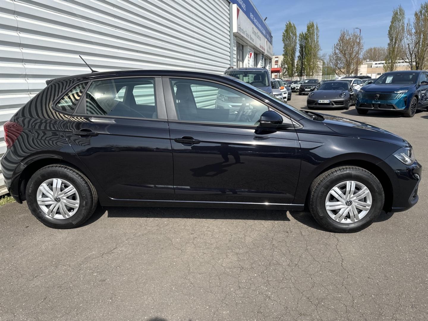 VOLKSWAGEN Polo