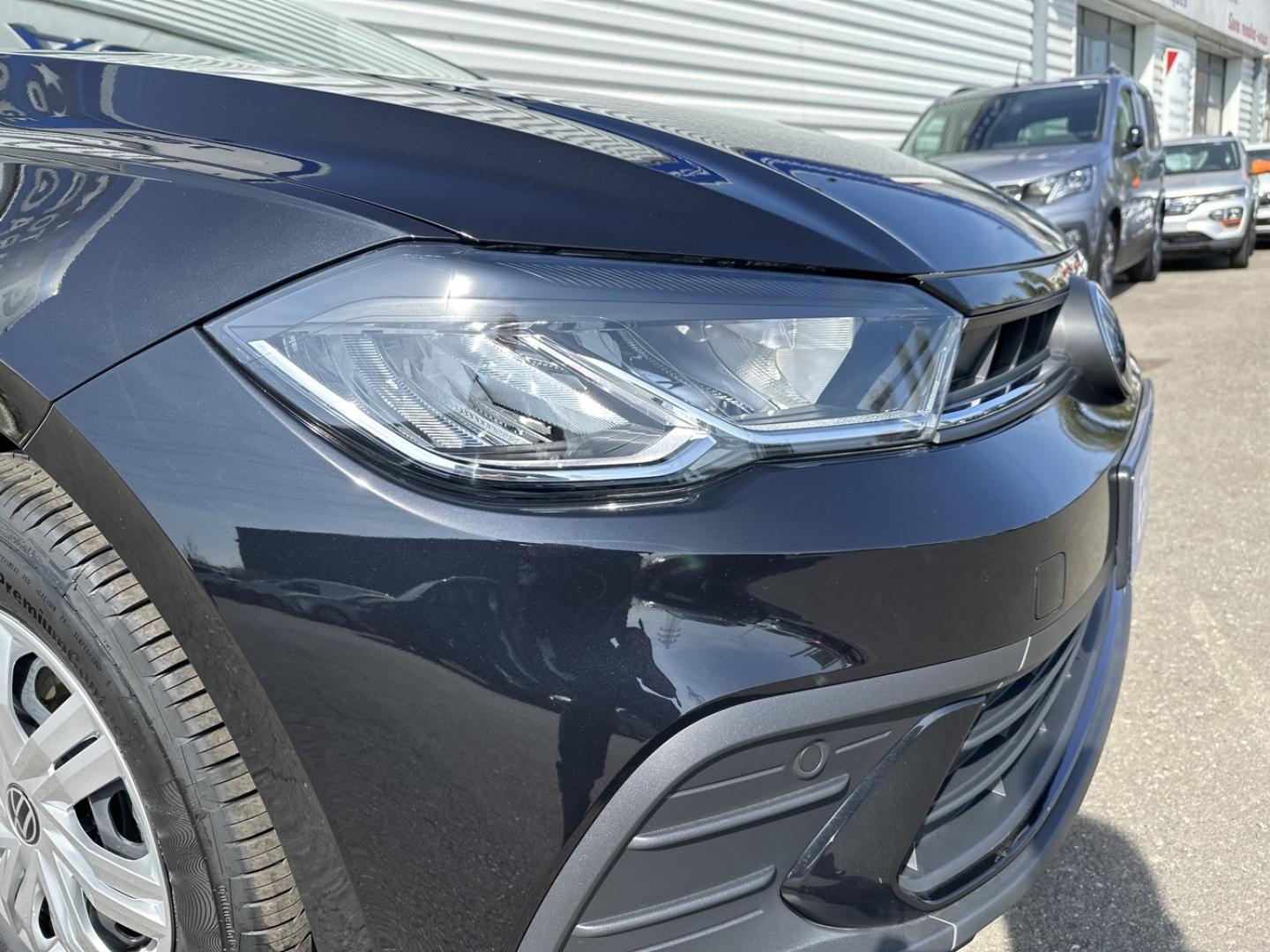 VOLKSWAGEN Polo