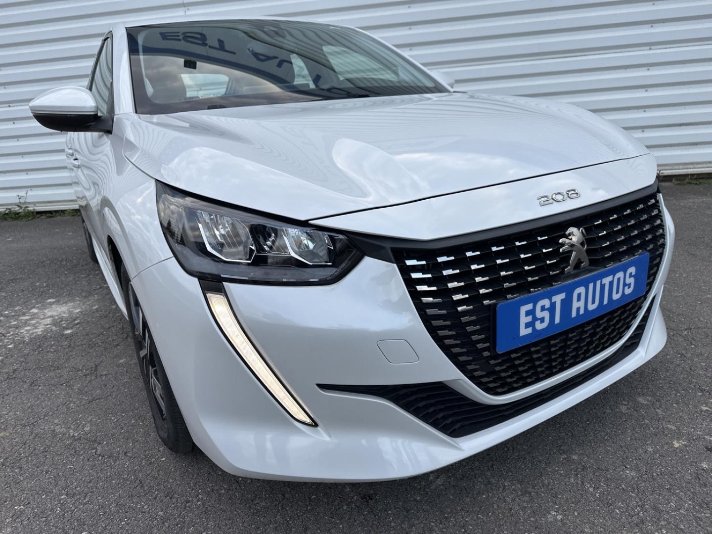 PEUGEOT 208