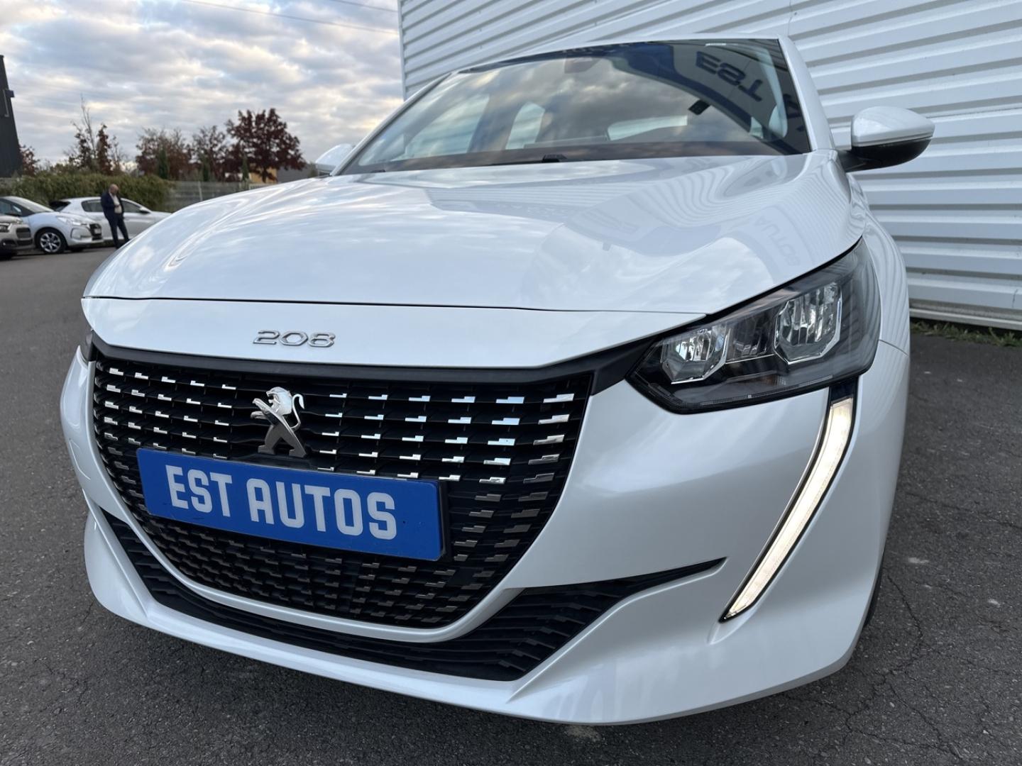 PEUGEOT 208
