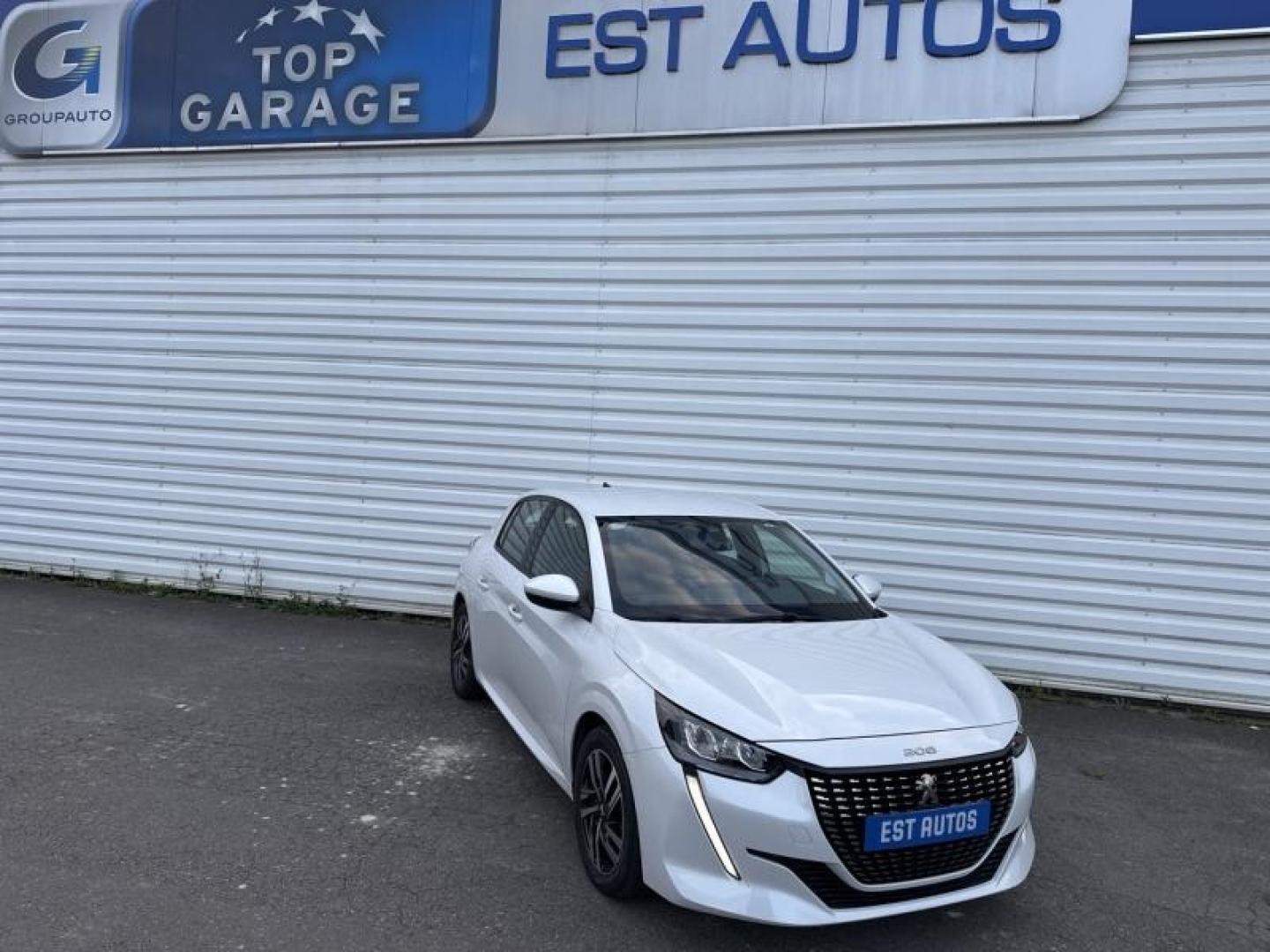 PEUGEOT 208