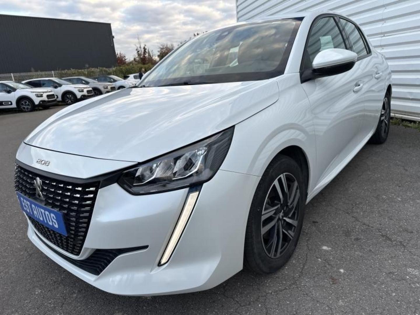 PEUGEOT 208