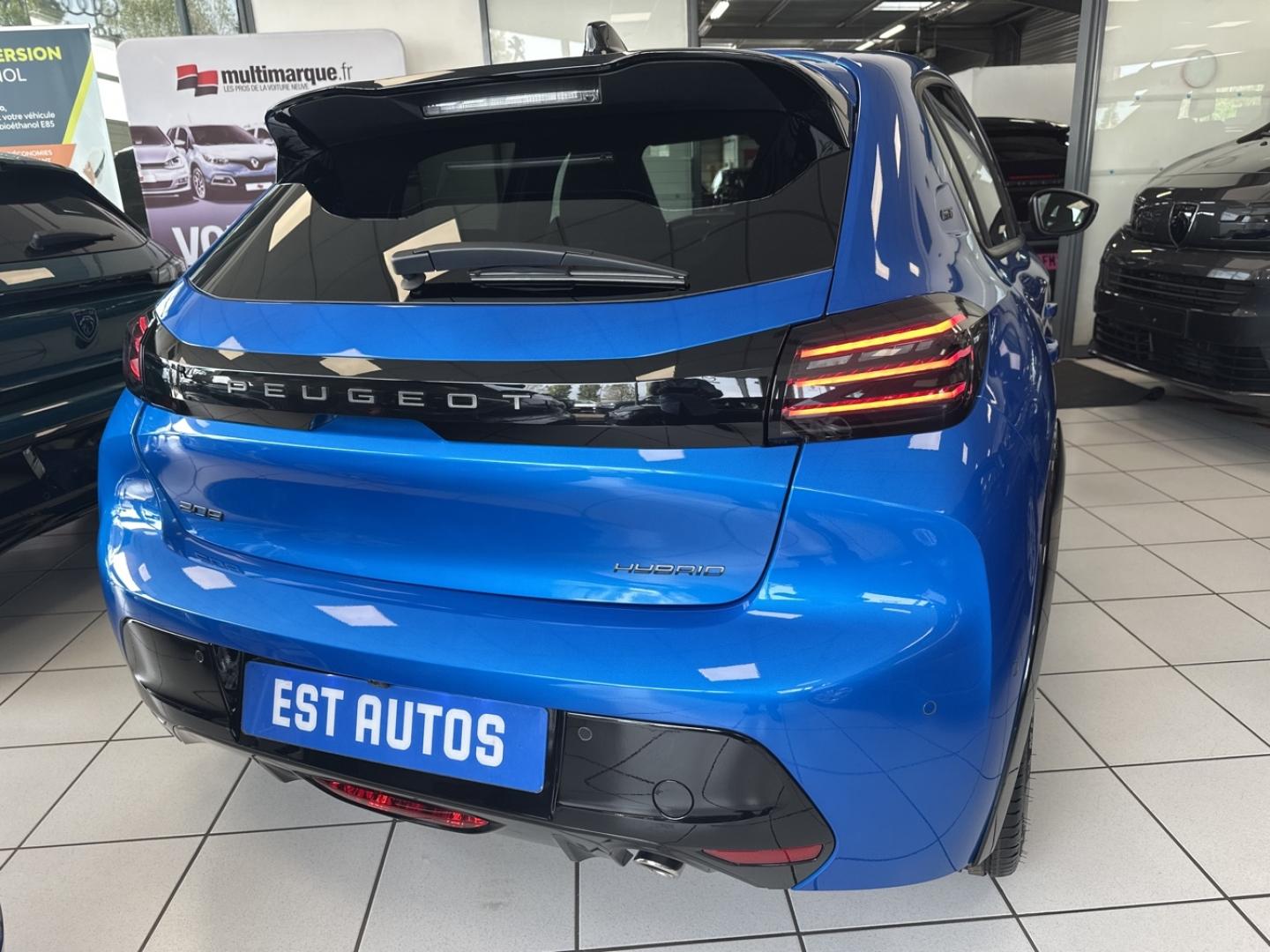 PEUGEOT 208