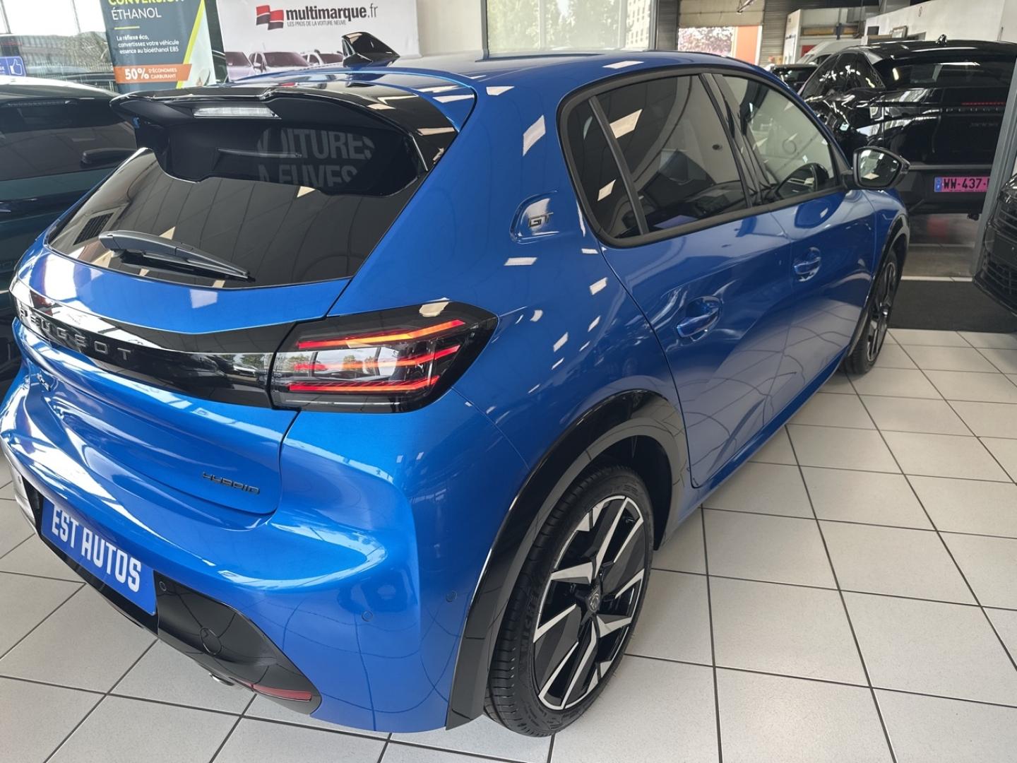 PEUGEOT 208