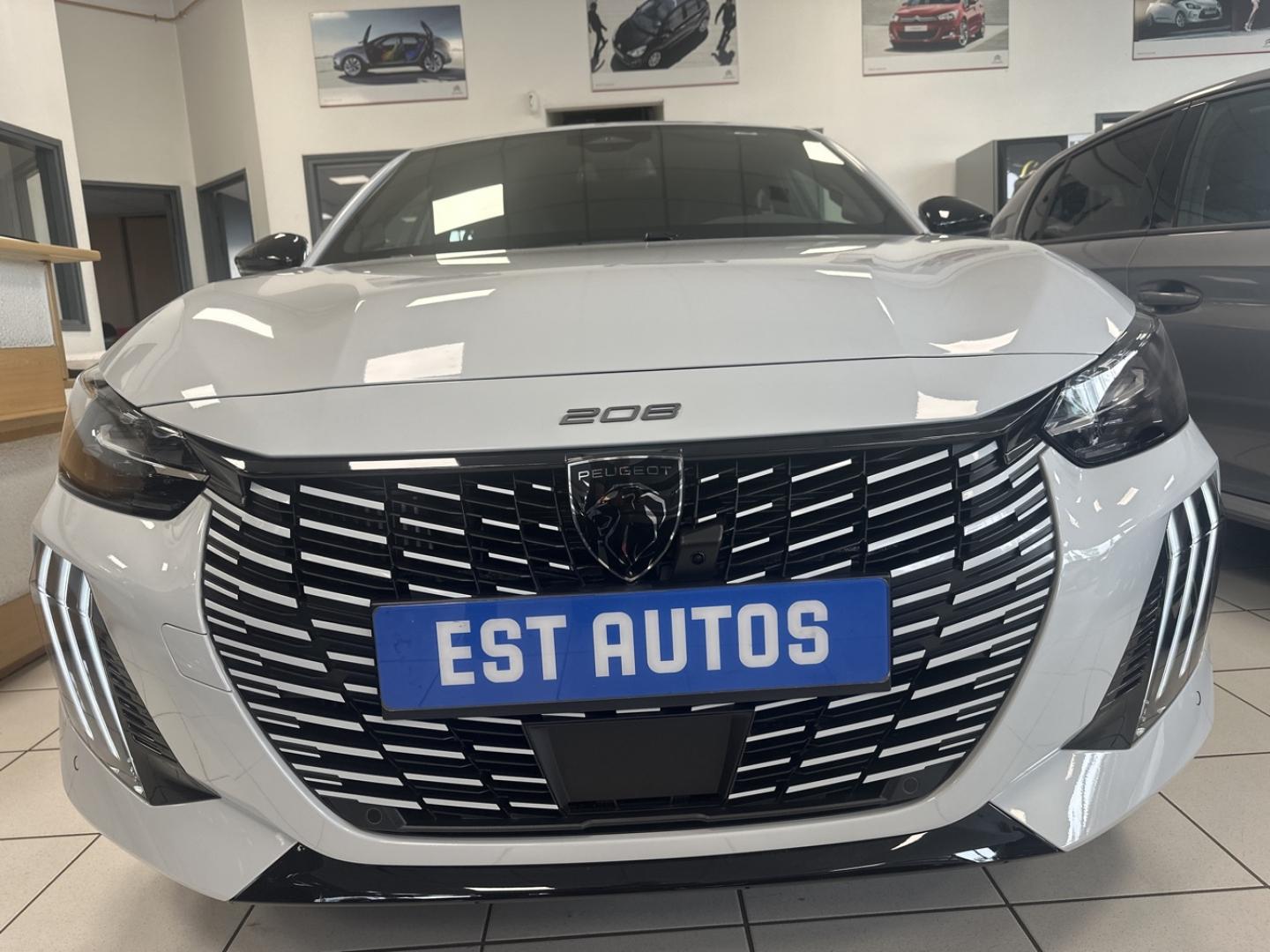 PEUGEOT 208
