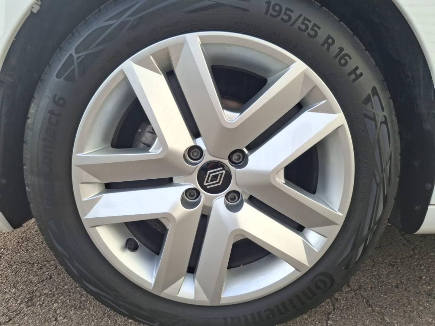 RENAULT Clio