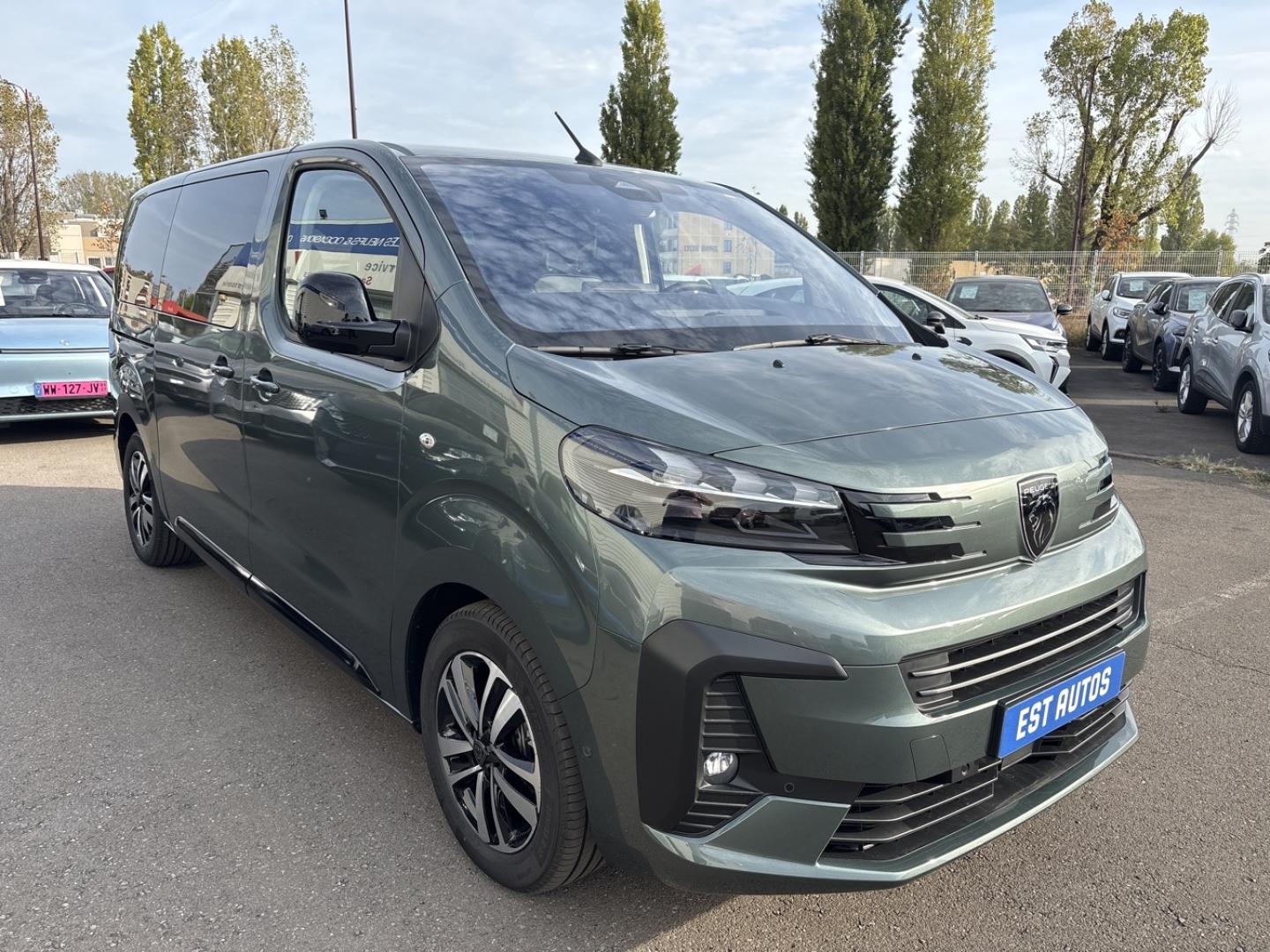 PEUGEOT Traveller