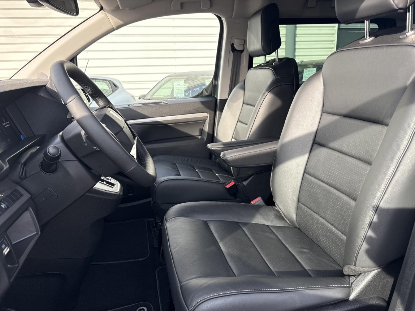 PEUGEOT Traveller