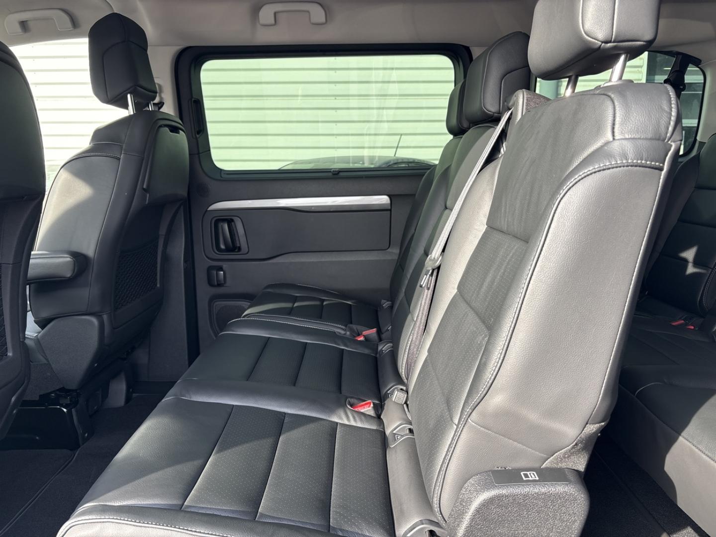 PEUGEOT Traveller