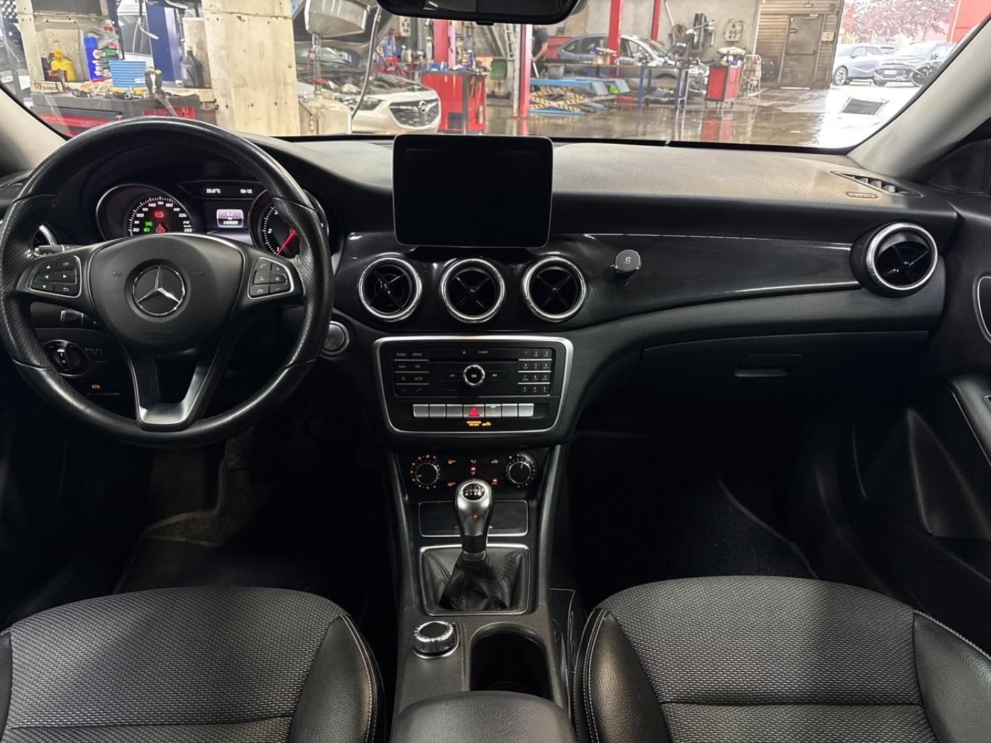 MERCEDES-BENZ CLA Shooting Brake