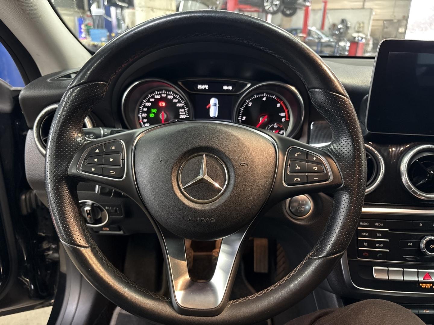 MERCEDES-BENZ CLA Shooting Brake