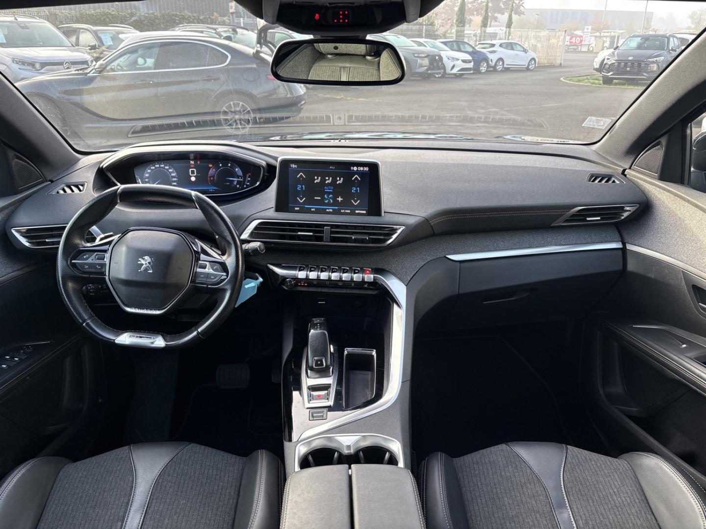 PEUGEOT 5008